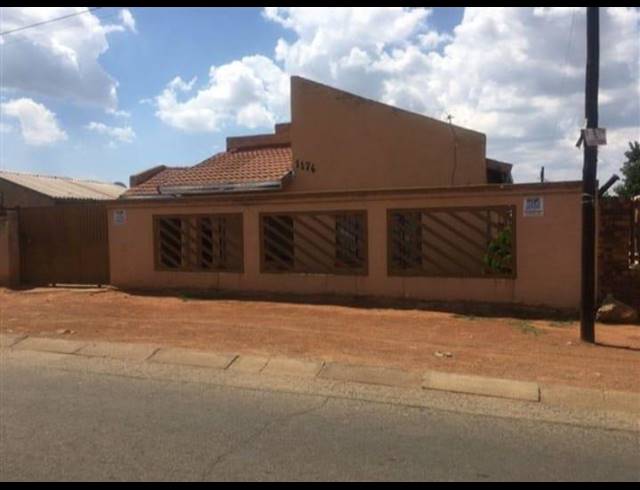3 BEDROOM HOUSE FOR SALE IN JABAVU
